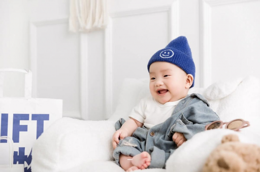 琼中宝宝有黄疸手却很白